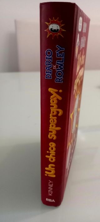 Diario de Rowley 1 - ¡Un chico super guay!: Una historia de Diario de Greg (Spanish Edition)