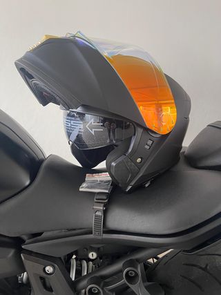 Capacete Preto & Dourado