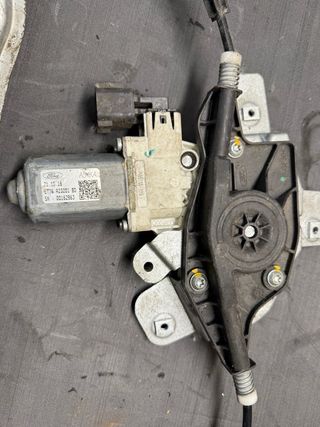 ELEVALUNAS DELANTERO IZQ FORD TOURNEO COURIER