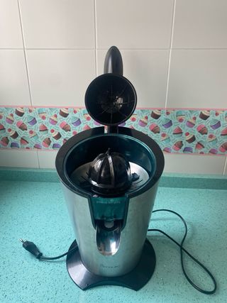 Exprimidor eléctrico