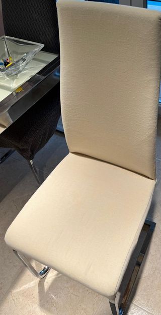 Mesa comedor y 4 sillas