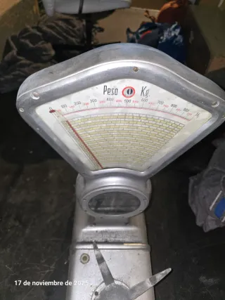Bascula de ultramarinos antigua