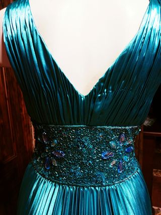 Vestido de Fiesta Turquesa .Cintura pedrería.