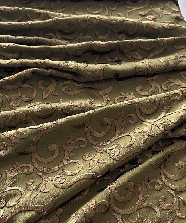 Mantón Seda. Color verde oscuro.