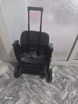 Silla de paseo y colchoneta reversible de regalo