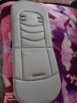 Silla de paseo y colchoneta reversible de regalo