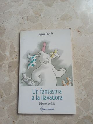 2 libros Somnis de mar más más un fantasma a la ll