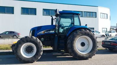 New Holland TG285