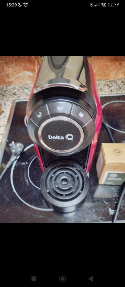 Cafetera DeltaQ más cápsula reutilizable