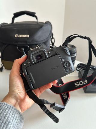 Canon EOS 200D