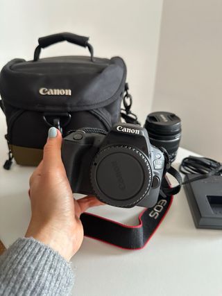 Canon EOS 200D