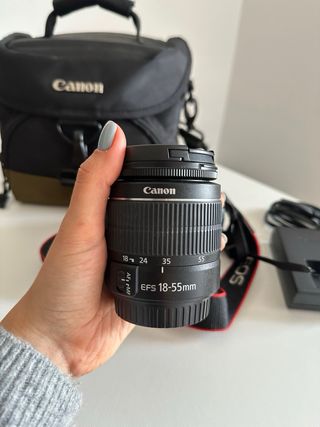 Canon EOS 200D