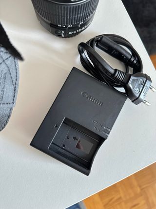 Canon EOS 200D