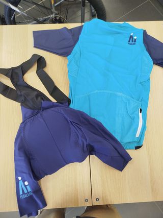 Completo Ciclismo Nuovo scontato taglia S Uomo Blu