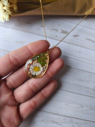 Collar resina flor natural 