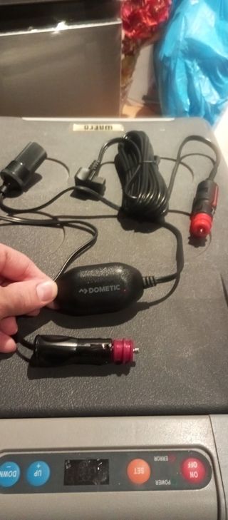  Waeco Dometic  CF-35 12 y 220 + cables y anclajes
