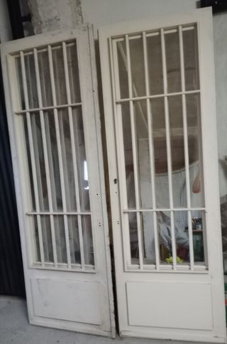 Puerta de vivienda 