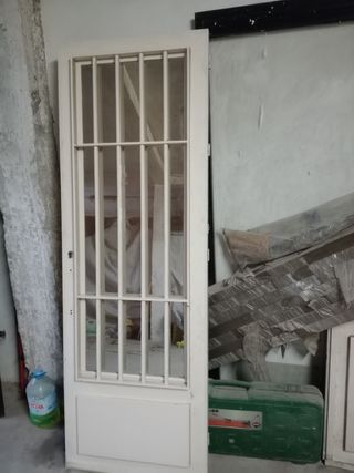 Puerta de vivienda 