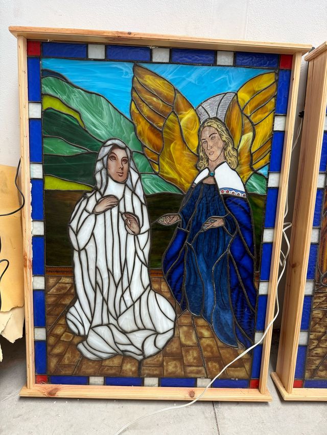 5 Vidrieras emplomadas,