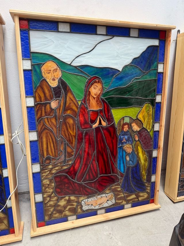 5 Vidrieras emplomadas,