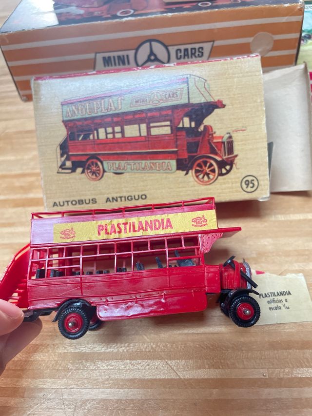 Autobus antiguo anguplas