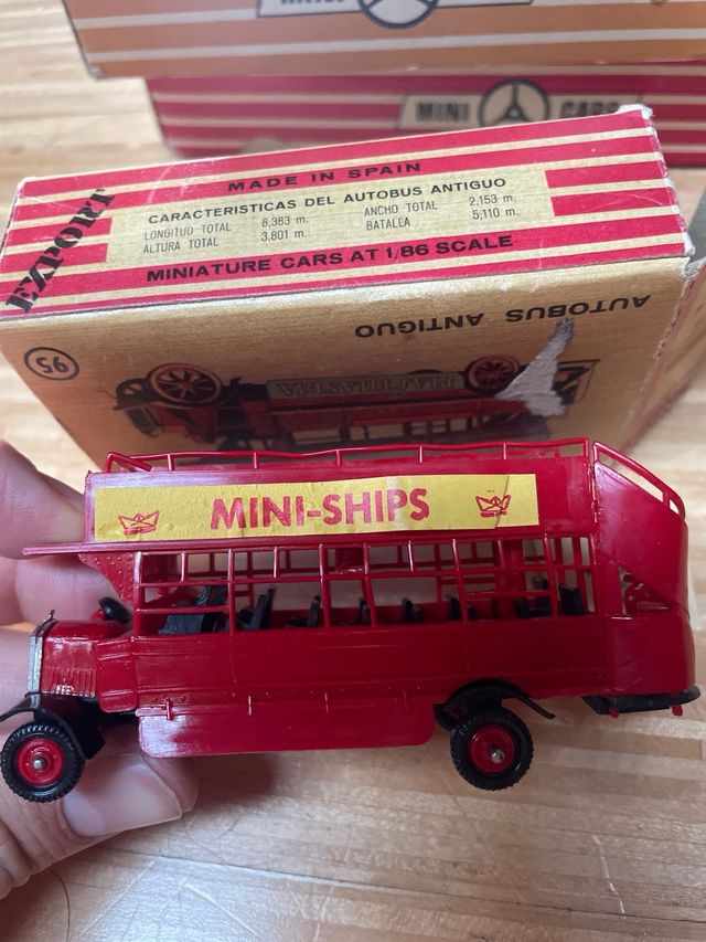 Autobus antiguo anguplas