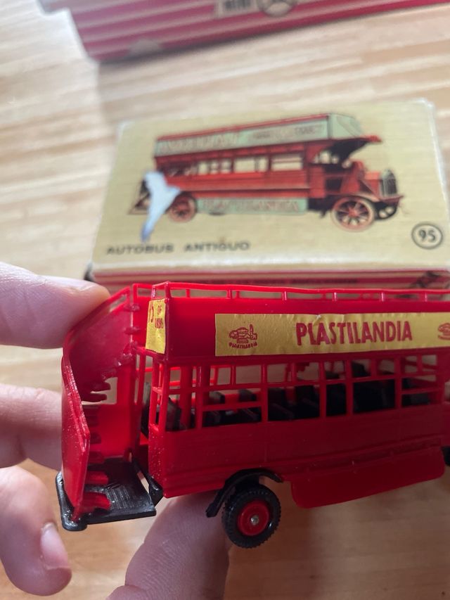 Autobus antiguo anguplas