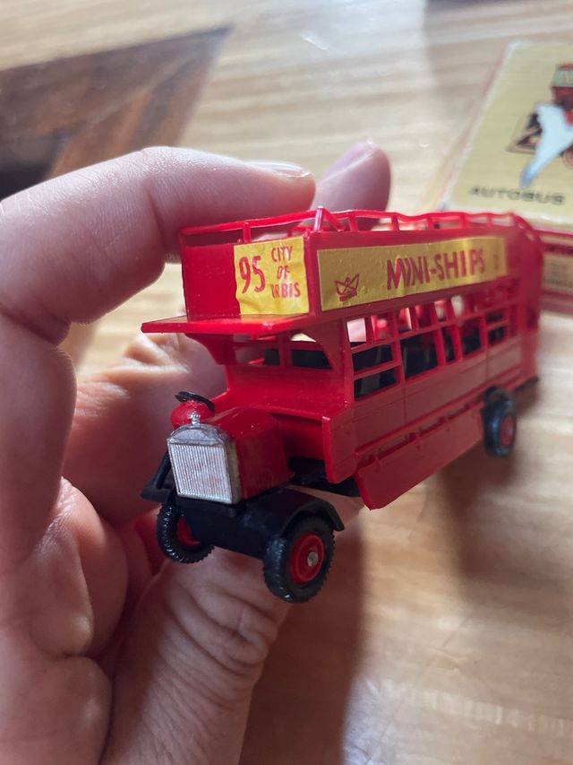 Autobus antiguo anguplas