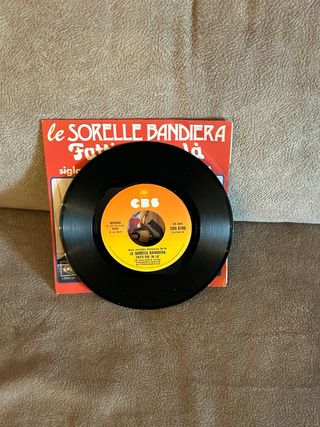 Vinile 45 giri delle Sorelle Bandiera.