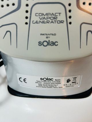Plancha de vapor. Solac. Suela anti deslizante.