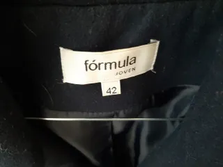 Tres Abrigos rojo,azul y gris