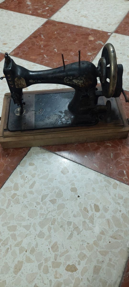 maquina coser antigua