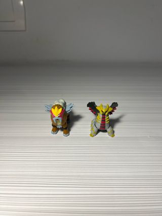 Lote de figuras pokemon