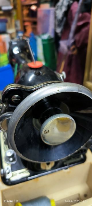 Antigua Máquina de coser CLEOPATRA