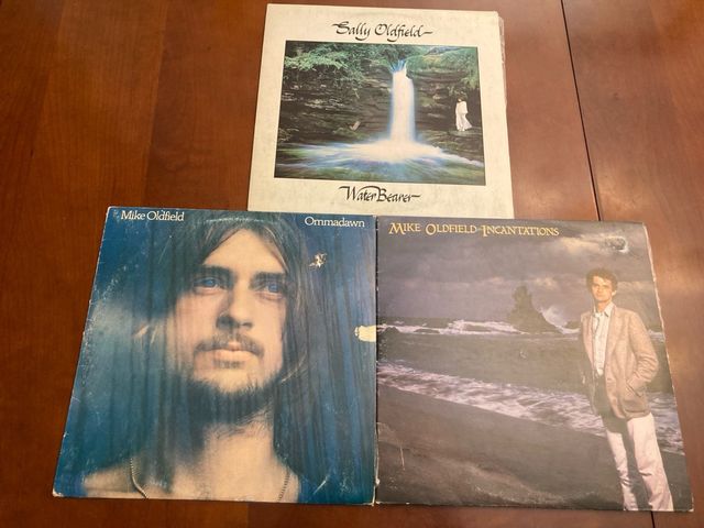 2 Vinilos MIKE OLDFIELD y 1 SALLY OLDFIELD.