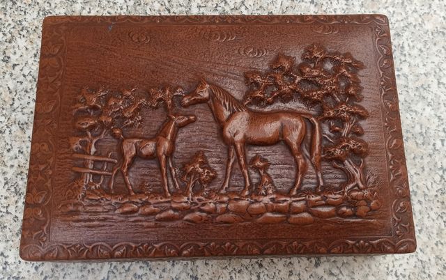 Caja de puros antigua motivos ecuestres