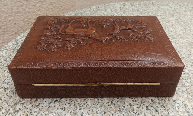 Caja de puros antigua motivos ecuestres