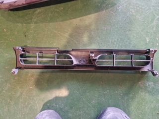 Rejilla frontal nissan terrano
