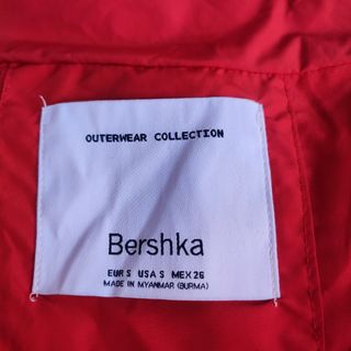 Abrigo Bershka rojo ❤️