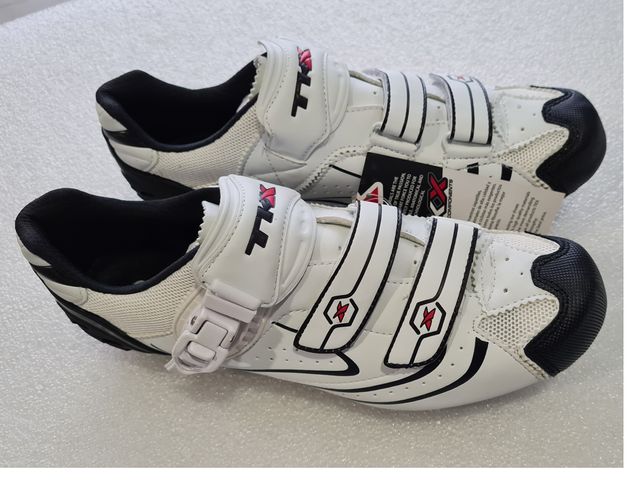 Scarpe da ciclismo TKX CORSA. Diverse misure