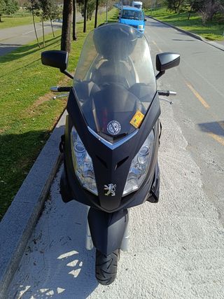 Moto Peugeot satelis 250
