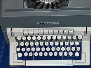 Maquina de escribir Olivetti Linea 98