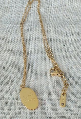 Collar flor nacimiento mes de abril