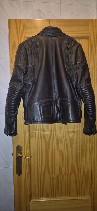 Chaqueta motera cuero