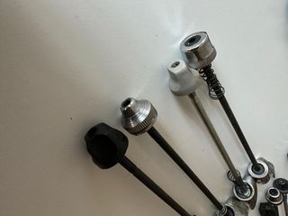 Lotto 15 sganci rapidi bici da corsa MTB