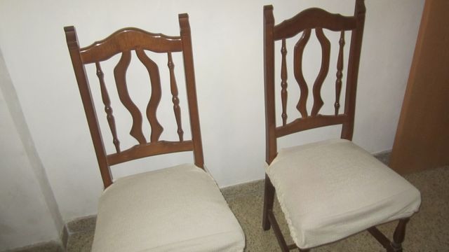 SILLAS DE MADERA MACIZA Y FUNDAS