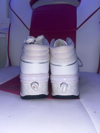 bambas con ruedas y luces