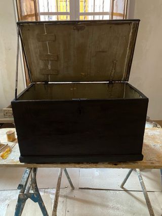 Halcón de madera restaurado