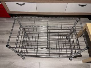 Mesa auxiliar metálica