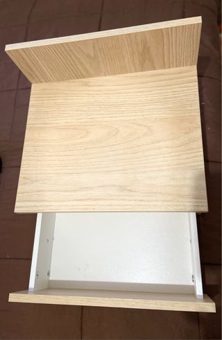 Mesita/entrada Sklum